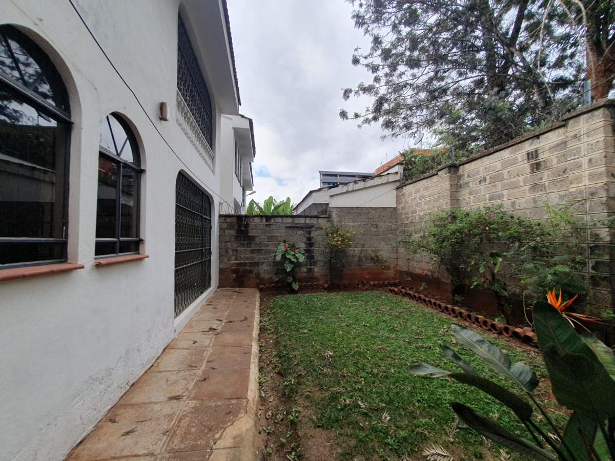 5 Bed Townhouse with En Suite at Raphta Road - 2