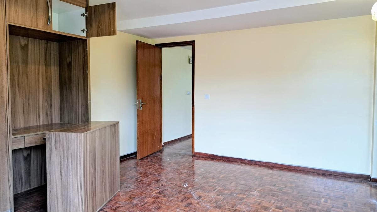 4 Bed Townhouse with En Suite in Kitisuru - 12