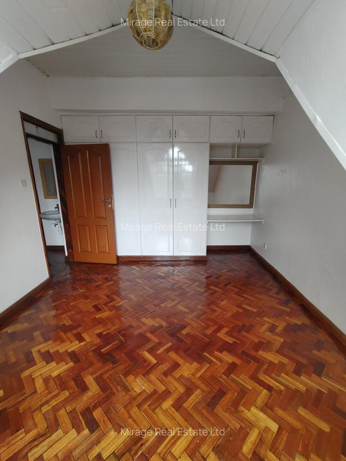 4 Bed Apartment with Swimming Pool in Kilimani - 12