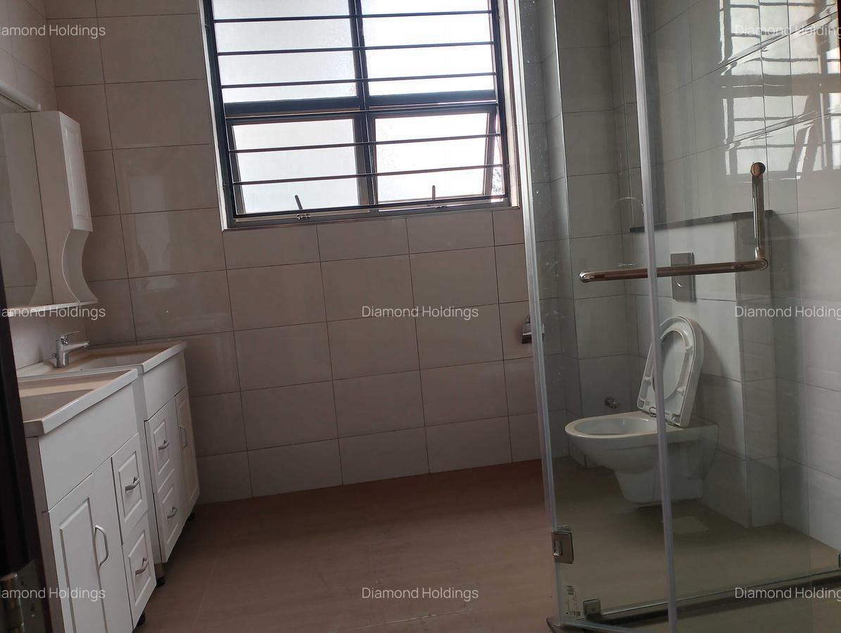 3 Bed Apartment with En Suite at Parklands - 4