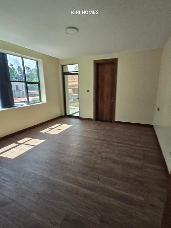 5 Bed Townhouse with En Suite in Lavington - 17