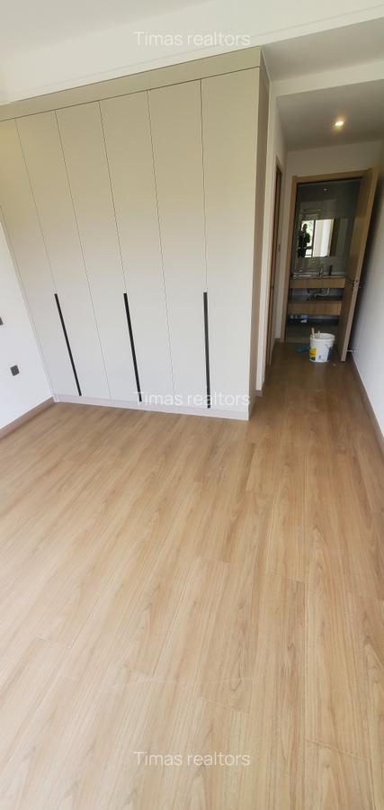 2 Bed Apartment with En Suite at Riverside - 9