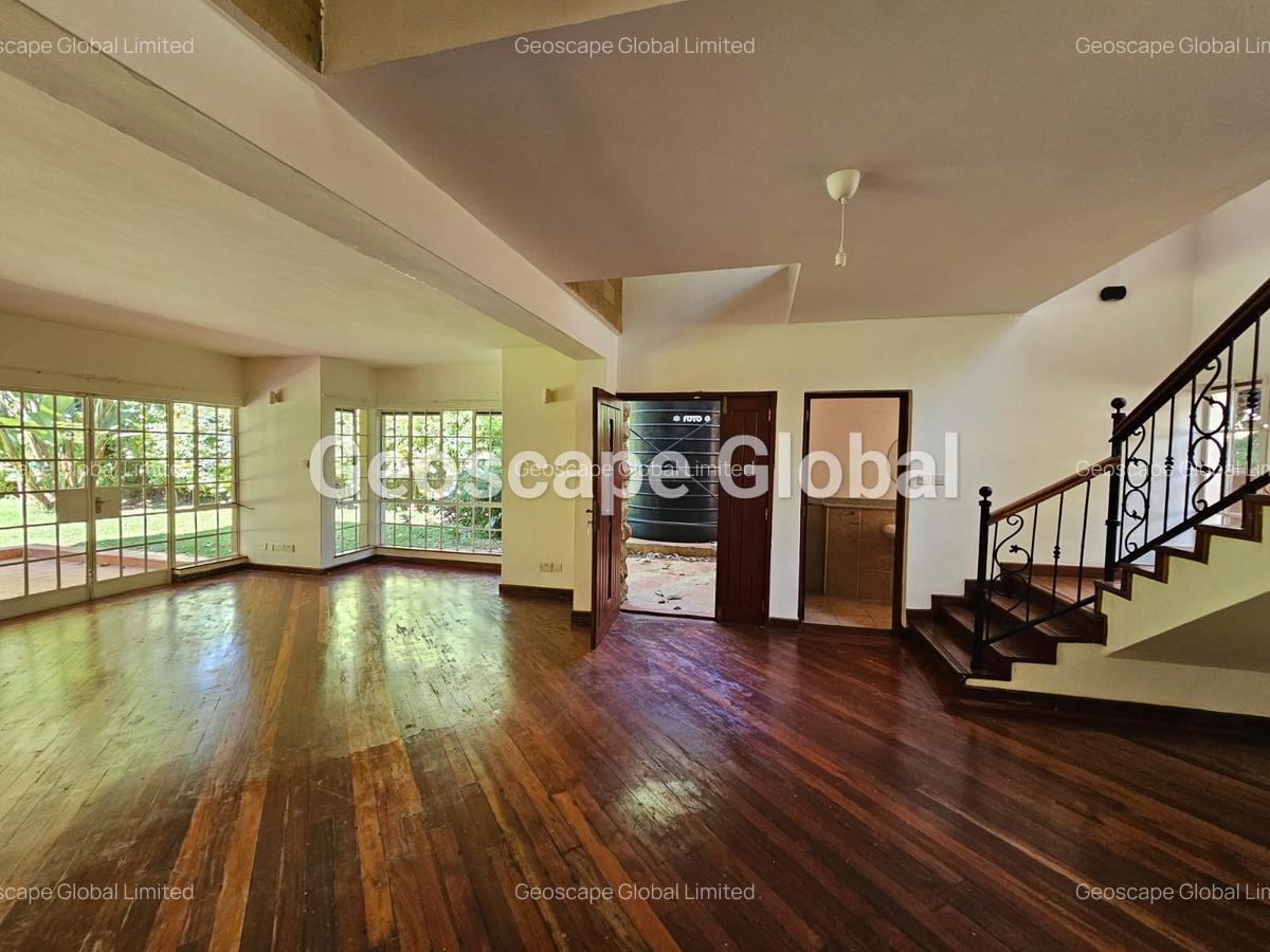 5 Bed House with En Suite in Rosslyn - 17