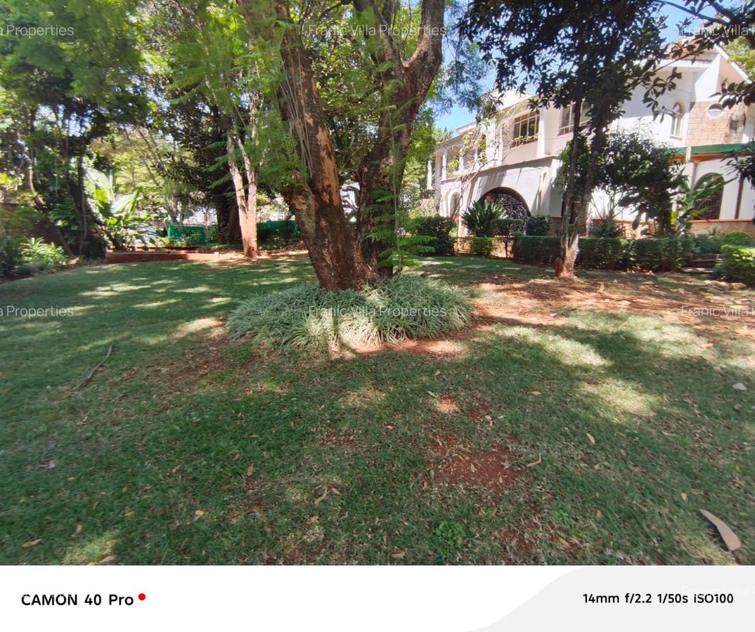 5 Bed House with En Suite at Nyari - 8