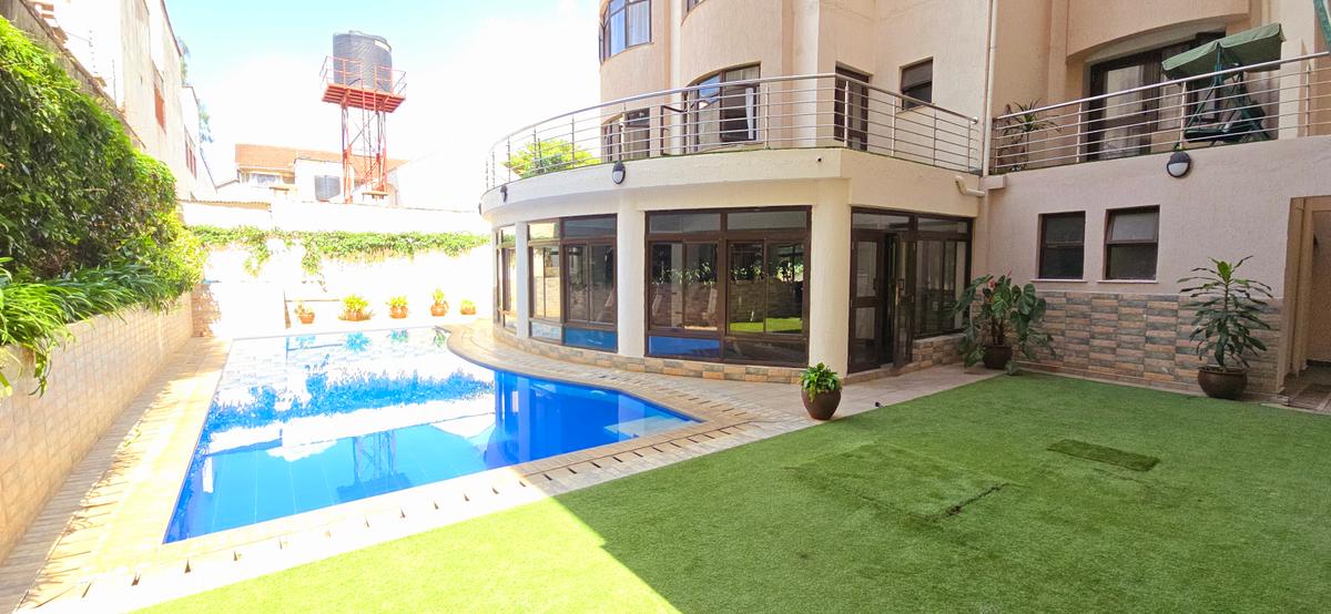 2 Bed Apartment with En Suite at Westlands Road - 2