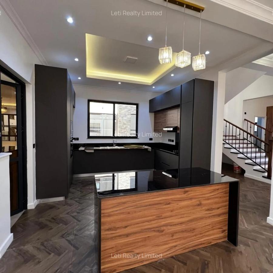 4 Bed Townhouse with En Suite in Lavington - 4