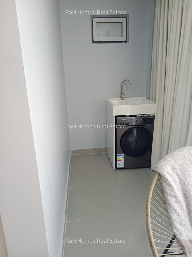 Studio Apartment with Swimming Pool at Kindaruma Road - 7