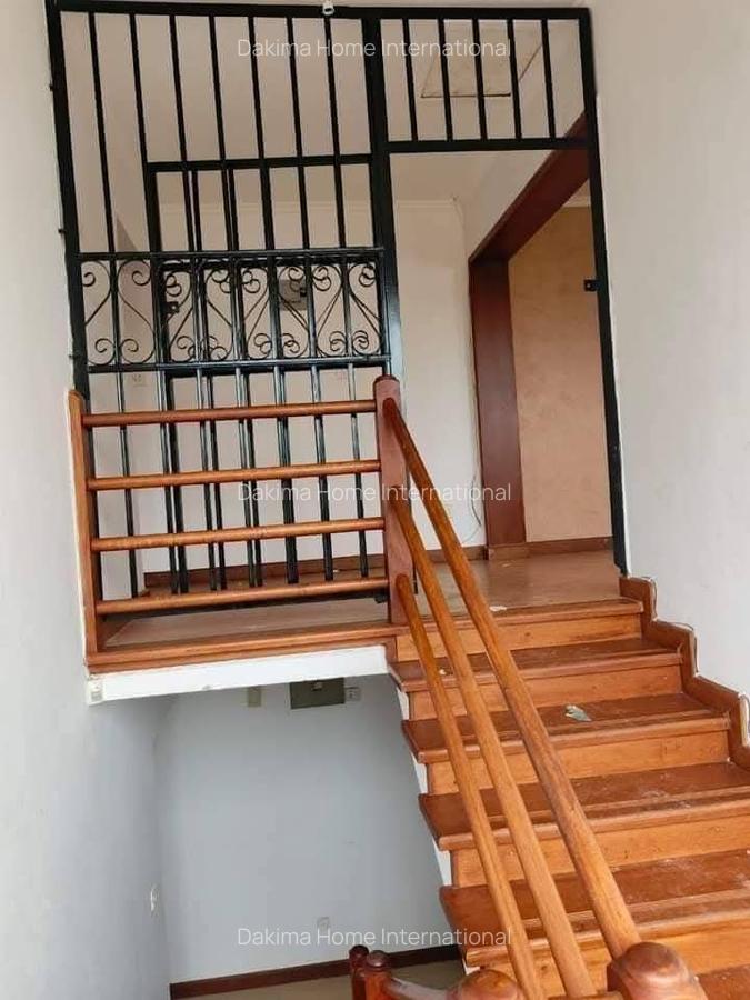 5 Bed Townhouse with En Suite in Runda - 8