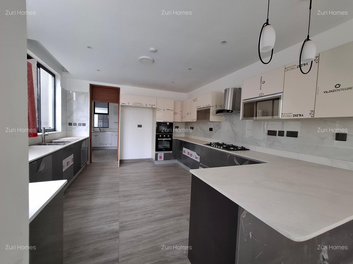 5 Bed Townhouse with En Suite in Lavington - 8