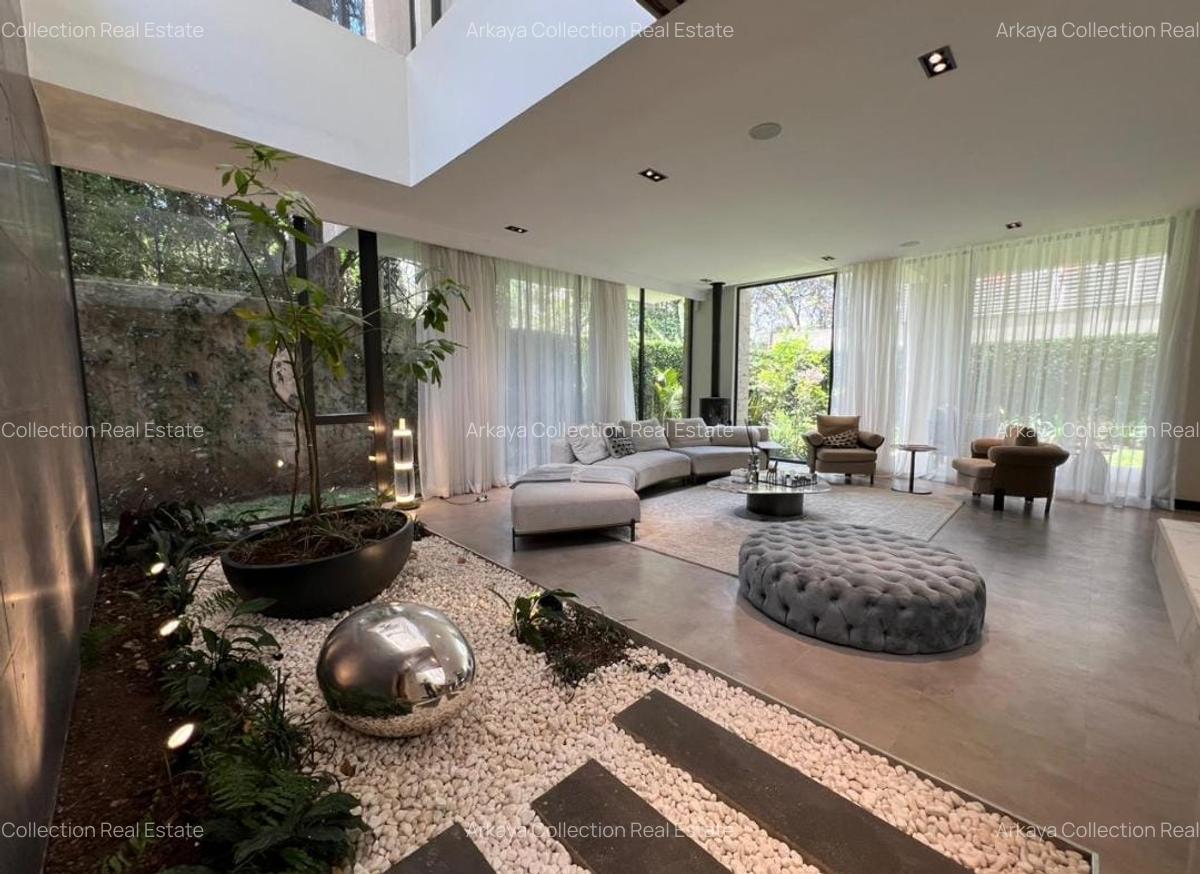 5 Bed House with En Suite in Lavington - 3