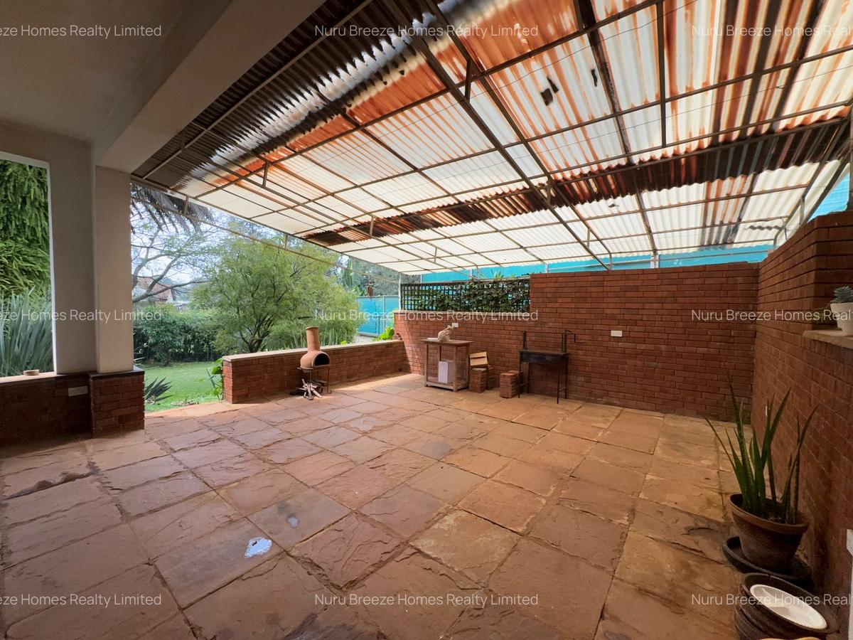 5 Bed House with En Suite in Runda - 16