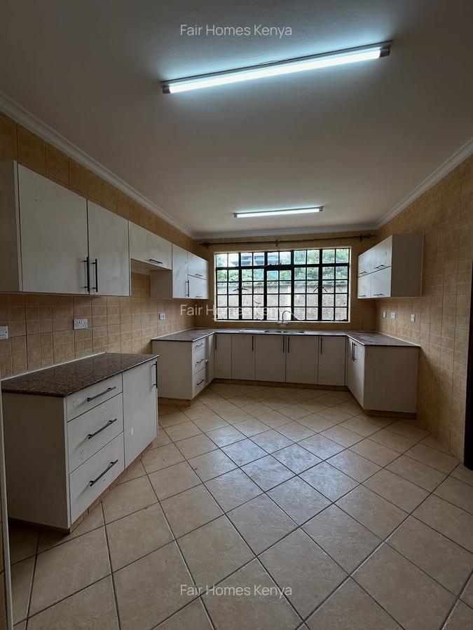 4 Bed Townhouse with En Suite at Lavington Green - 15