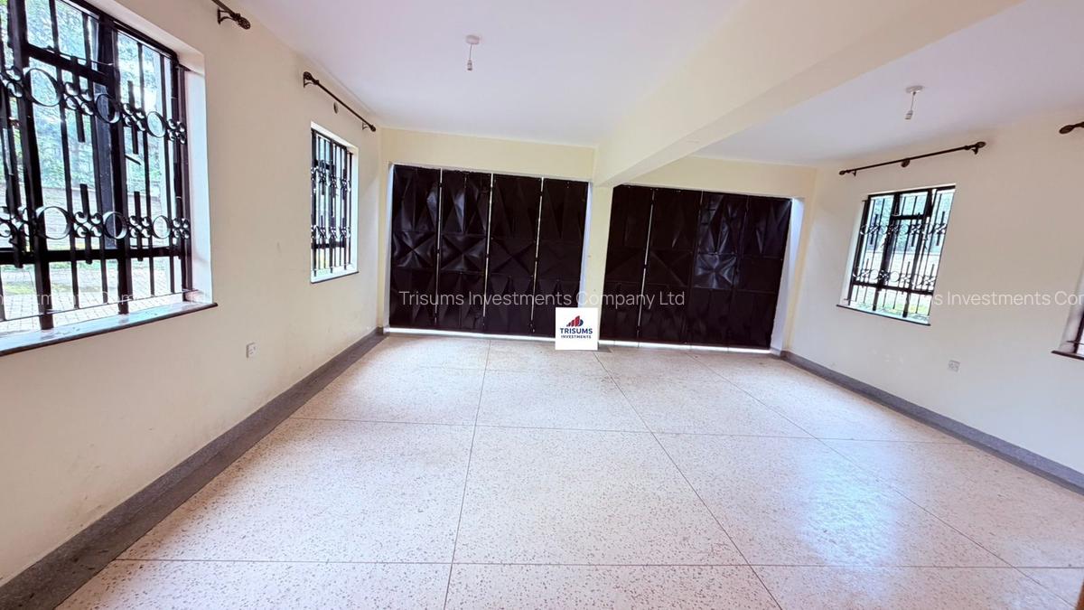 5 Bed House with En Suite in Runda - 10