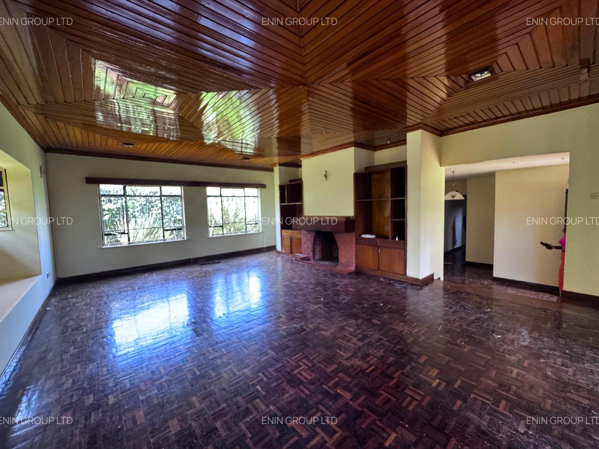 4 Bed House with En Suite in Nyari - 5