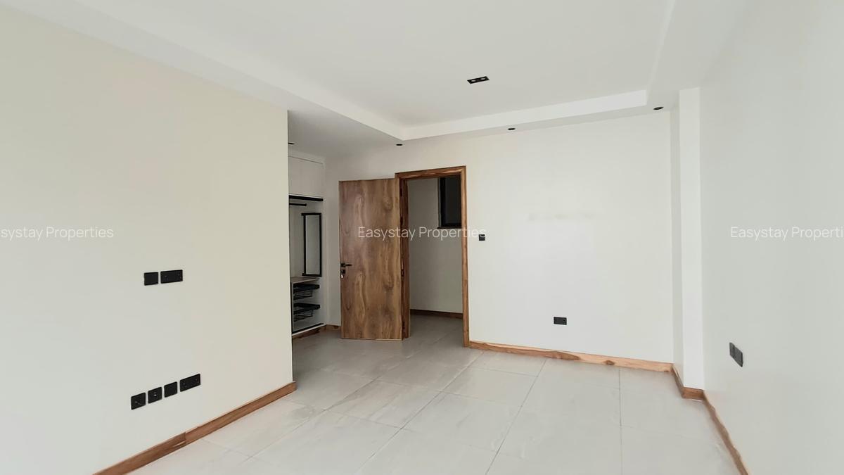 4 Bed Apartment with En Suite in Spring Valley - 15