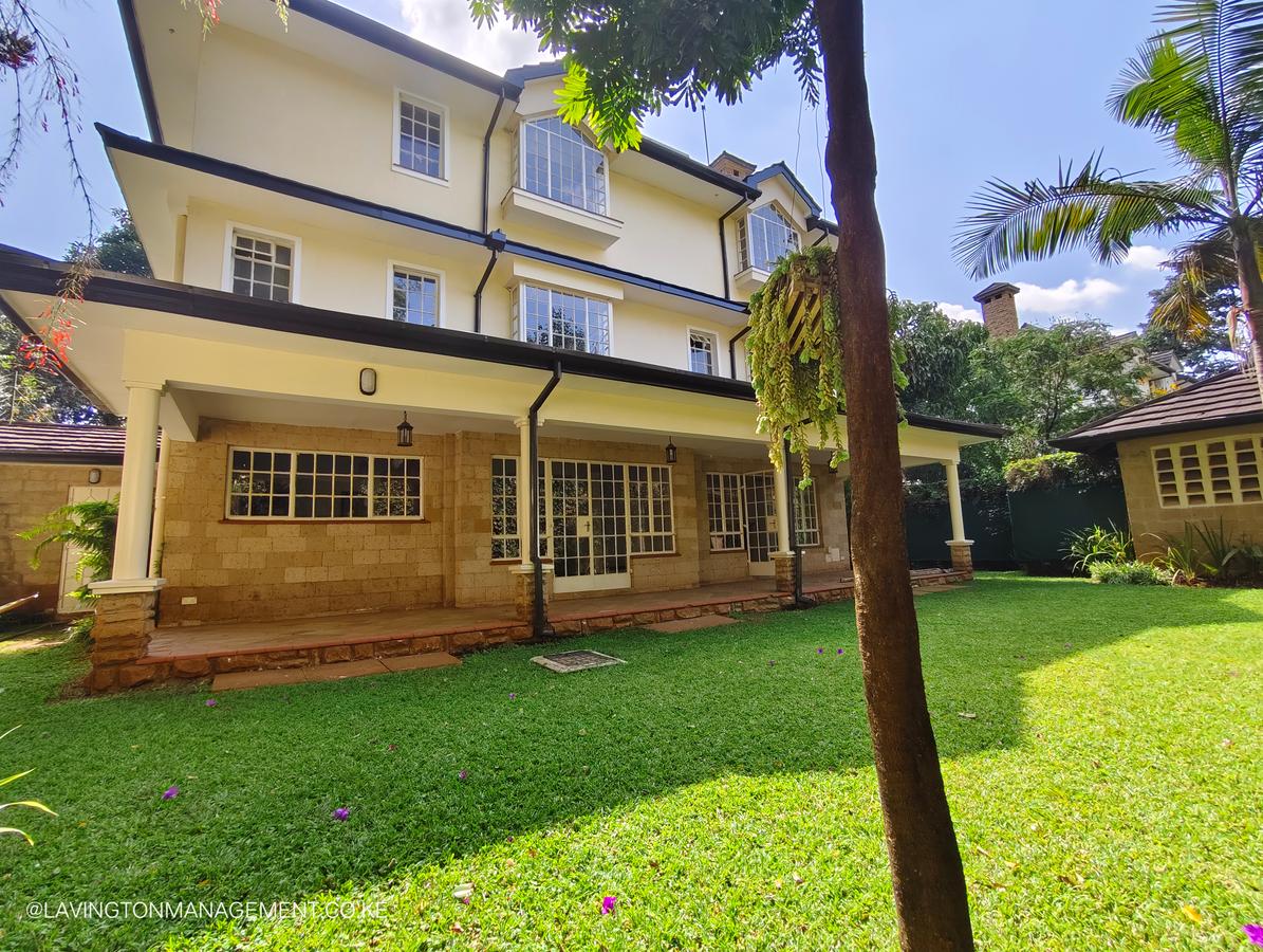 5 Bed Townhouse with En Suite at Lavington Green - 1