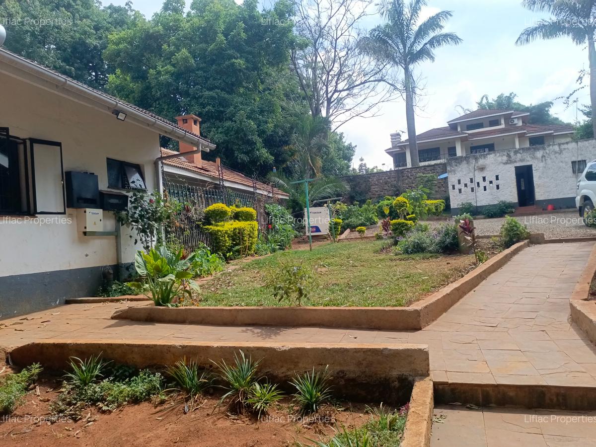 4 Bed House with En Suite in Runda - 2