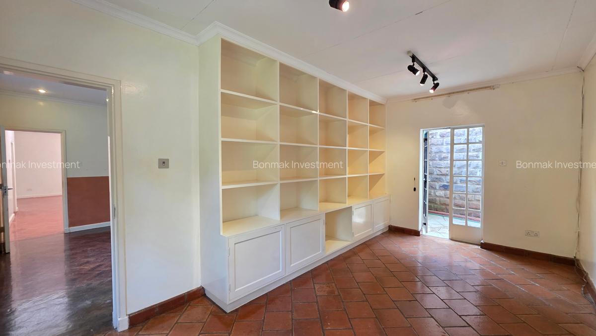 4 Bed House with En Suite at Lavington Green - 13