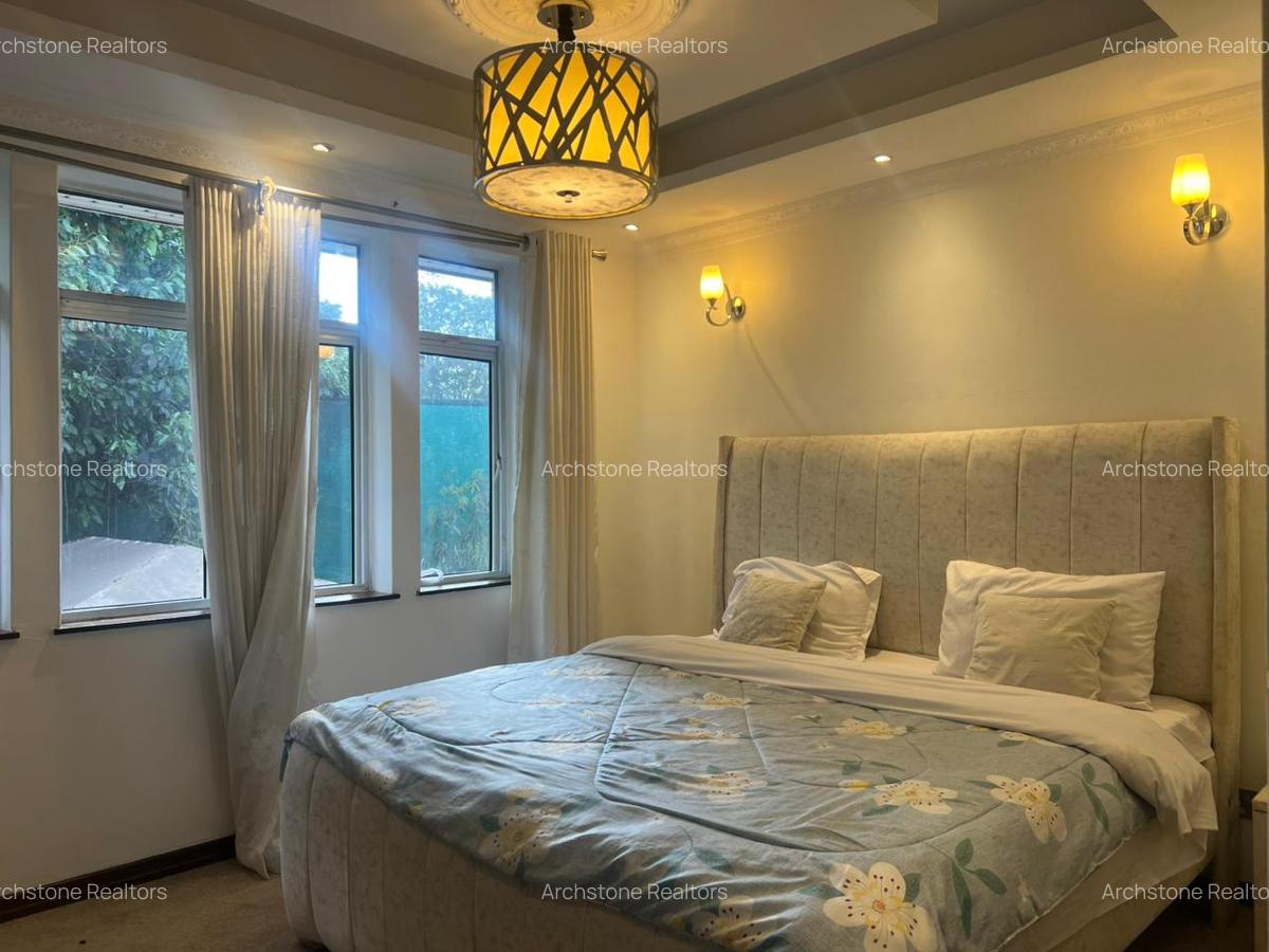 5 Bed House with En Suite in Runda - 10