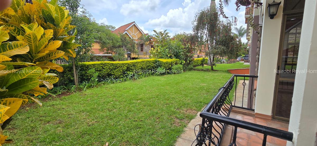 4 Bed Townhouse with En Suite at La - 12