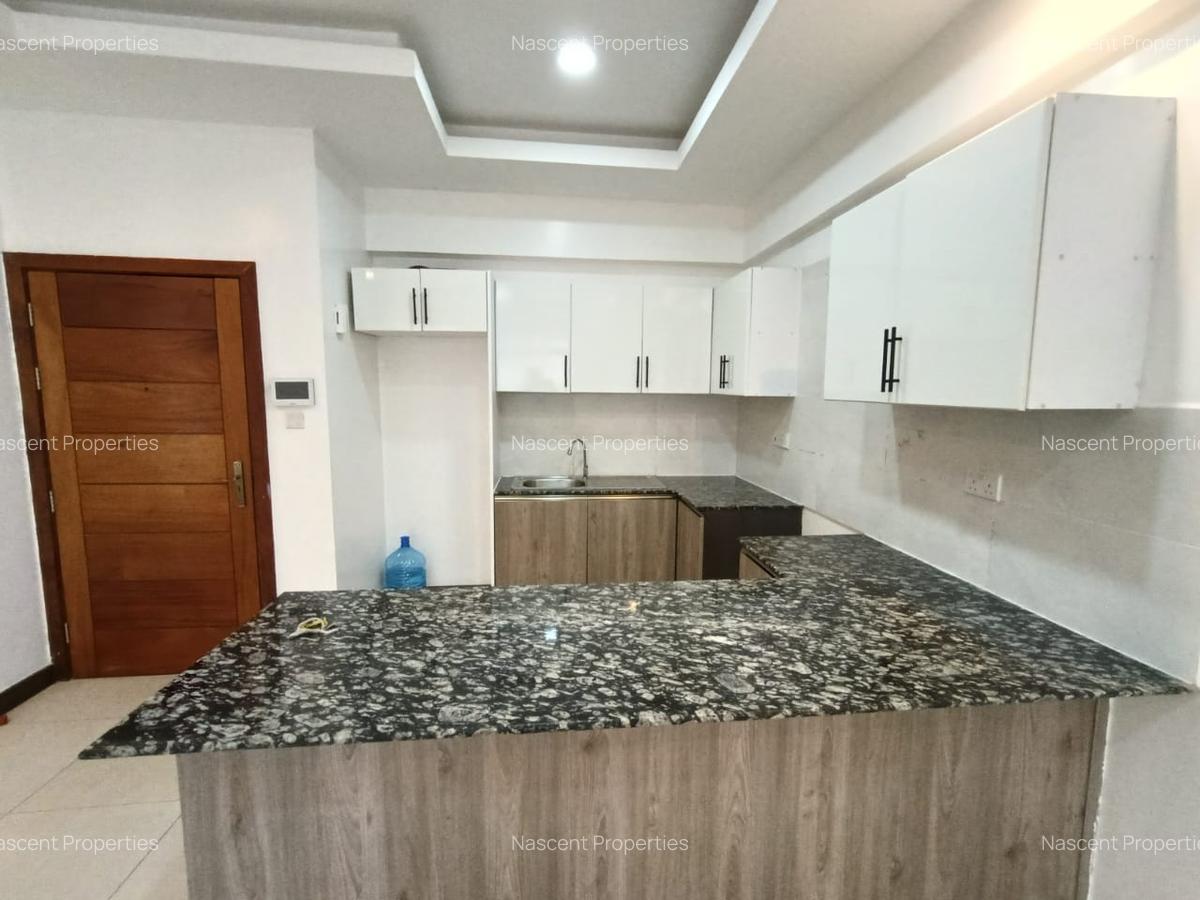 2 Bed Apartment with En Suite in Kilimani - 5
