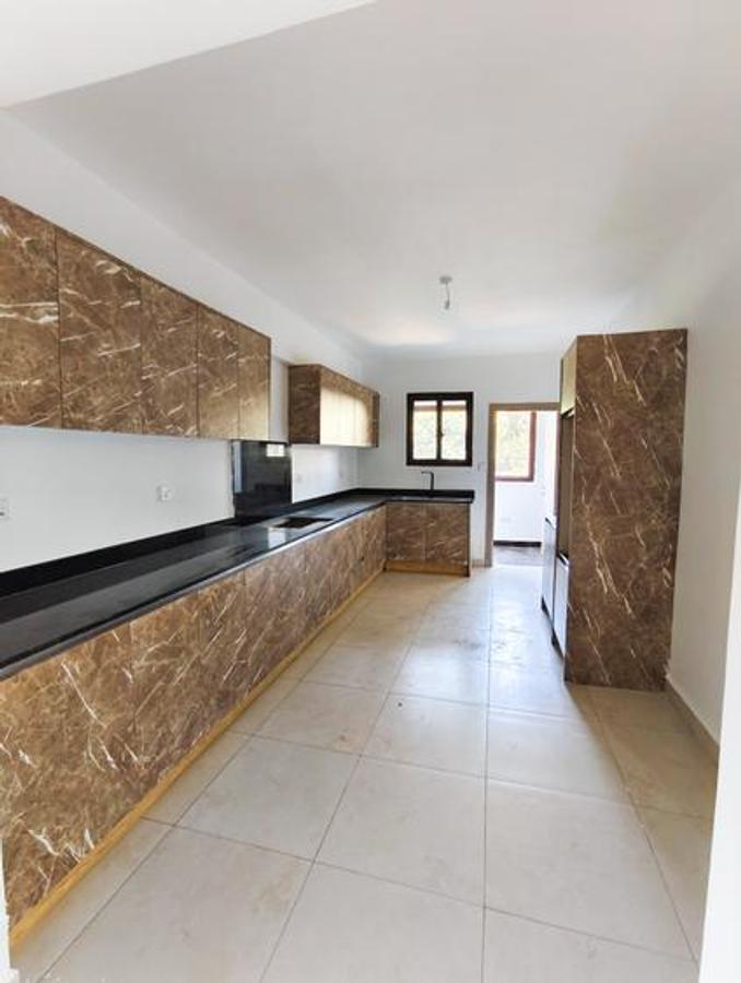 3 Bed Apartment with En Suite in Westlands Area - 2