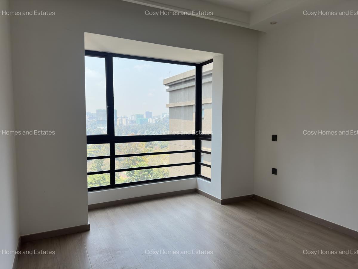 3 Bed Apartment with En Suite at Riverside - 9