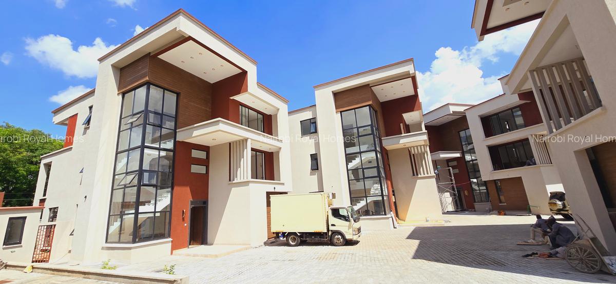 5 Bed Townhouse with En Suite at Lavington Green - 2