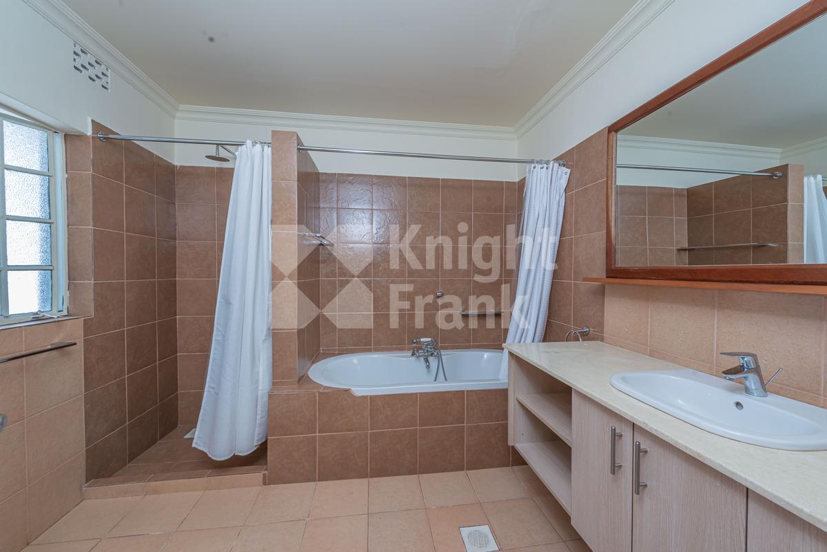 4 Bed House with En Suite in Kitisuru - 9