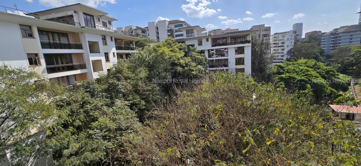3 Bed Apartment with En Suite at Riverside - 10