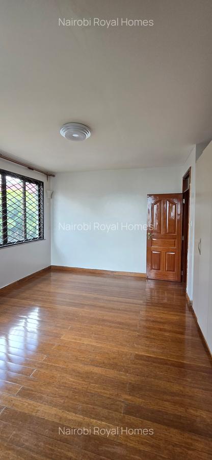 5 Bed Townhouse with En Suite at Off Convent Drive - 8