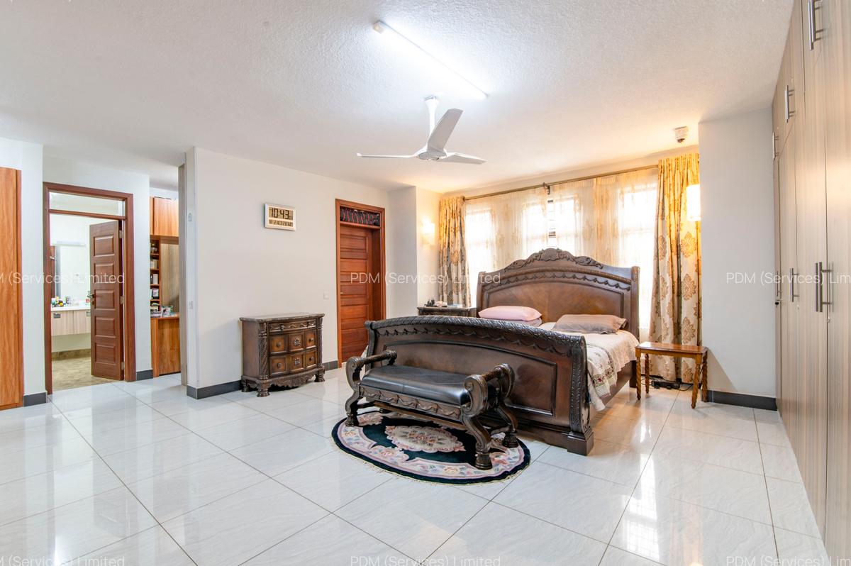 5 Bed Townhouse with En Suite in Lavington - 8