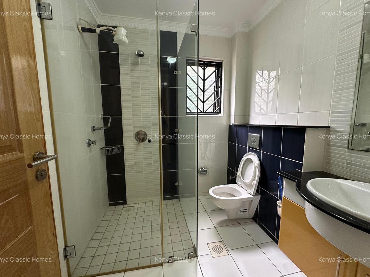 3 Bed Apartment with En Suite at Lavington - 16