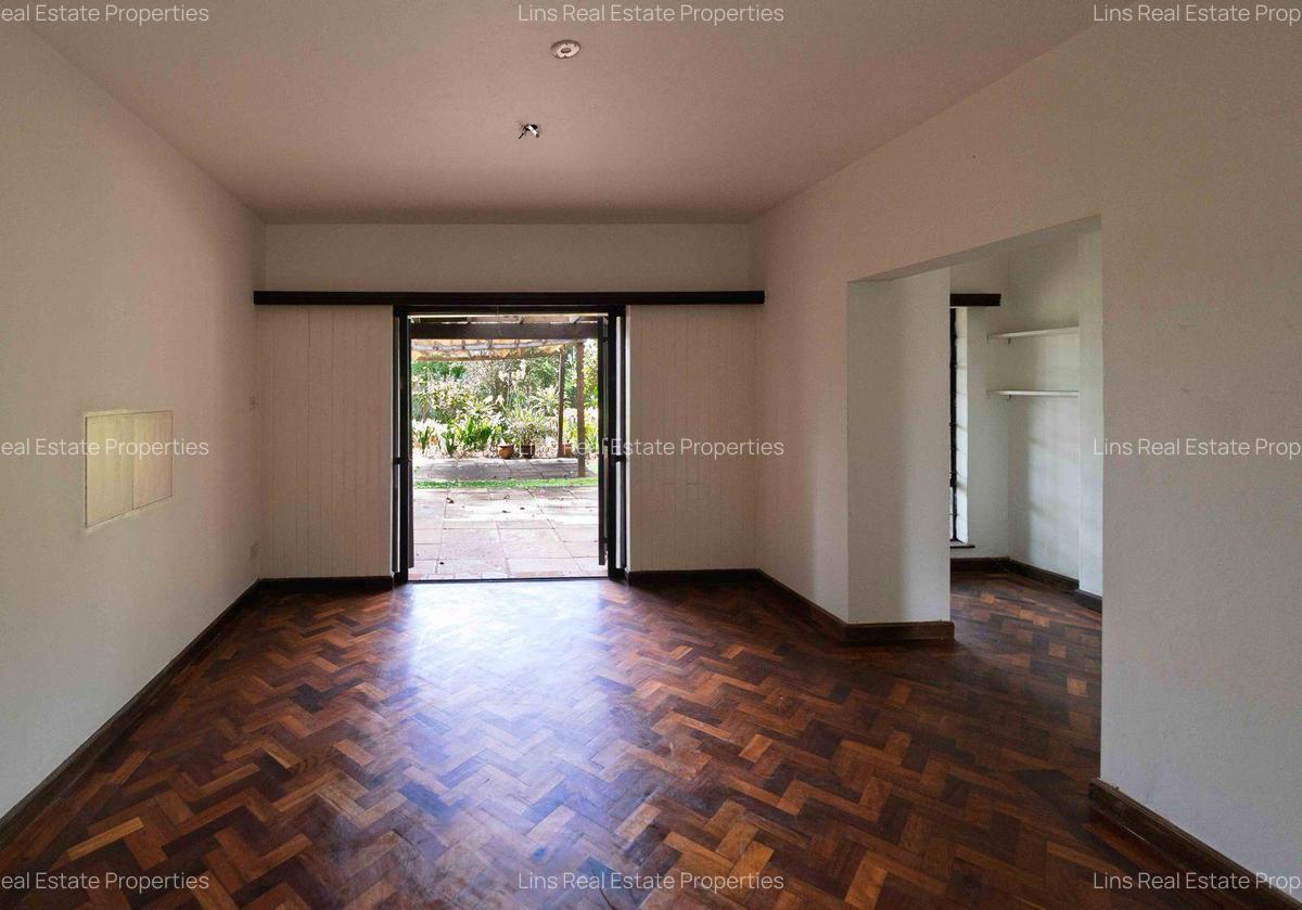 3 Bed House with En Suite in Nyari - 6