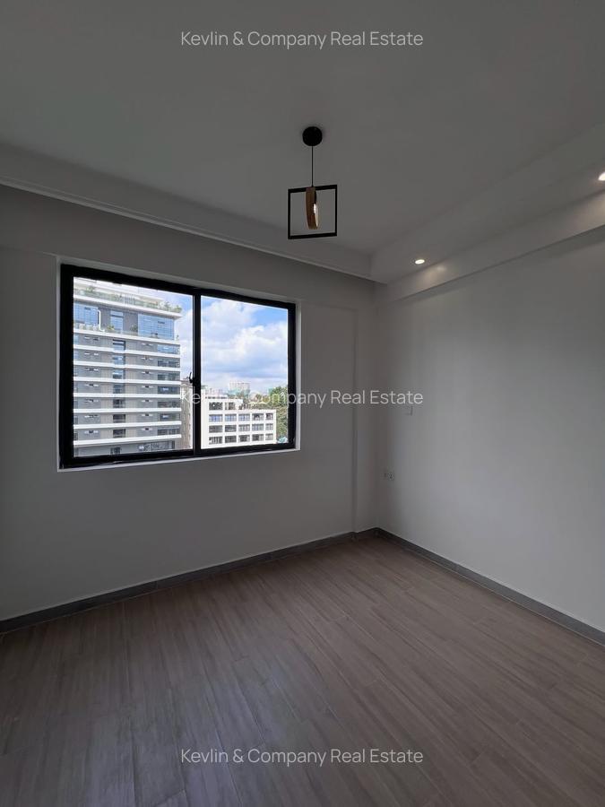2 Bed Apartment with Gym in Riverside - 11