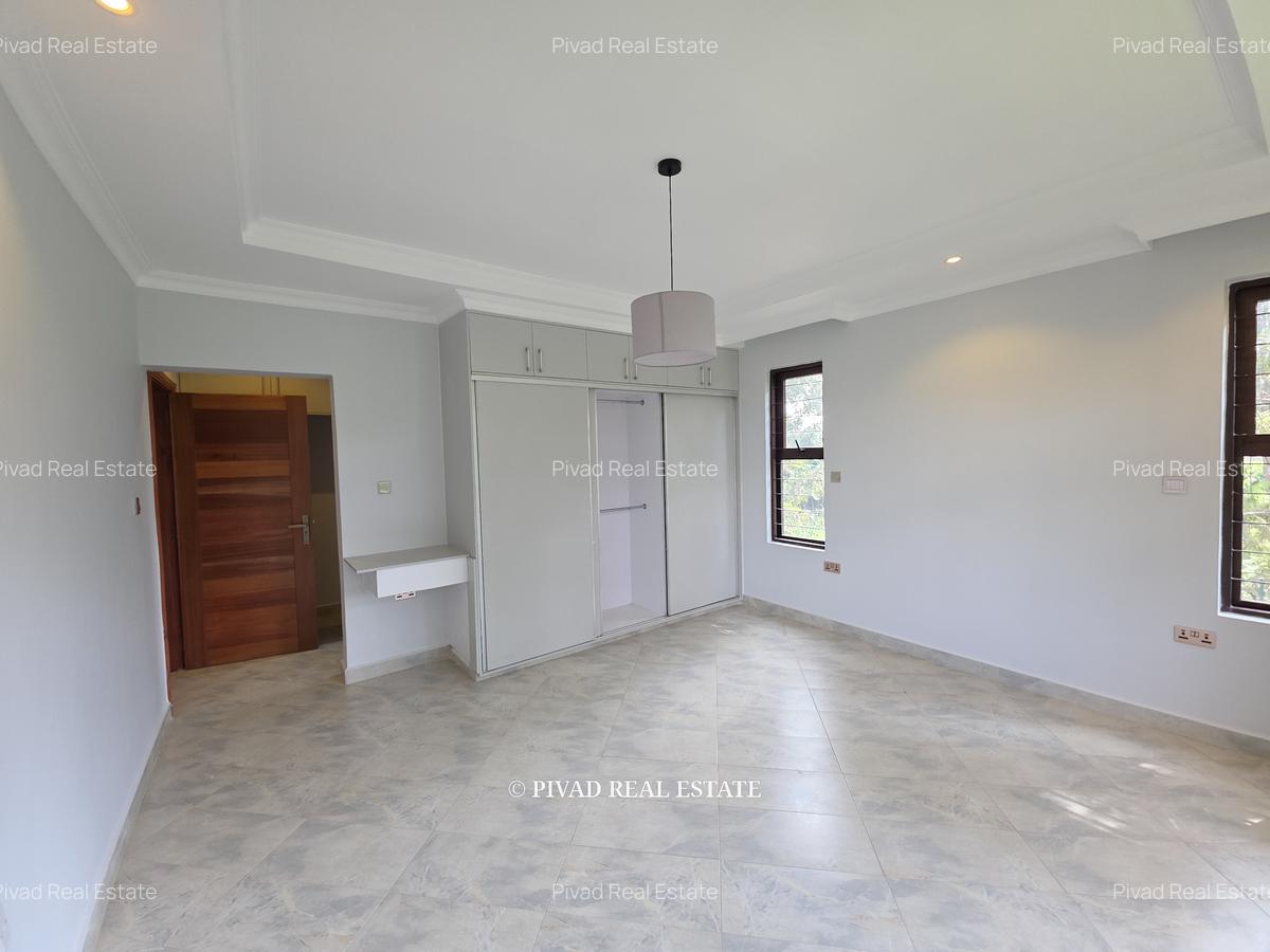 3 Bed Apartment with Garden at Thome Estate - 9