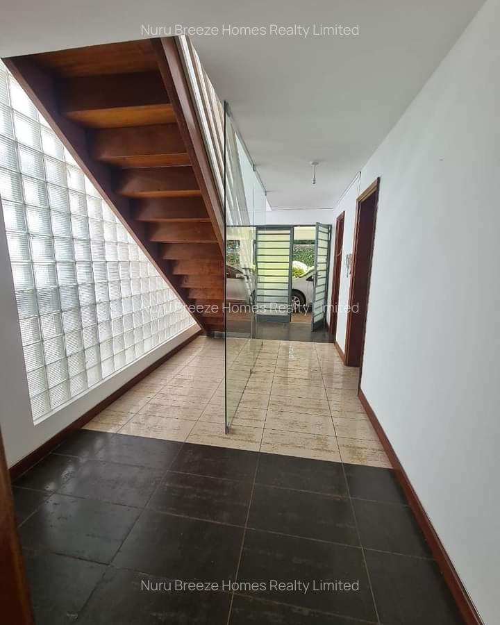 4 Bed Townhouse with En Suite in Lavington - 6
