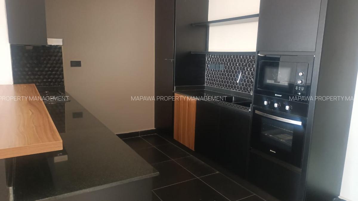 Serviced 3 Bed Apartment with En Suite in Brookside - 18