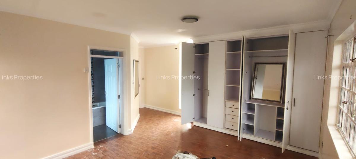 5 Bed Townhouse with En Suite at Karen - 11