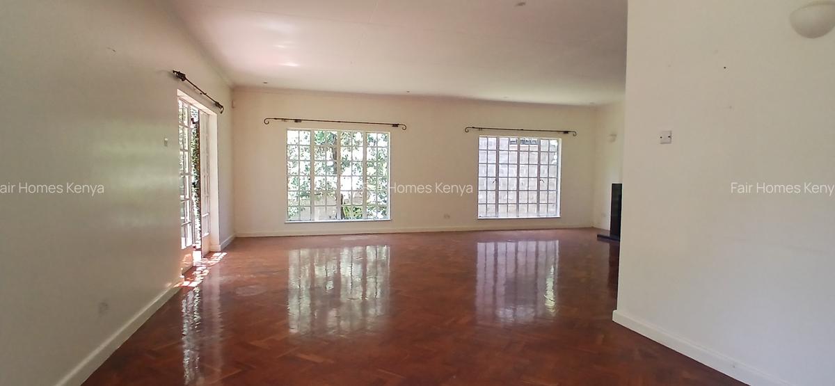 4 Bed House with En Suite at Lavington Green - 10