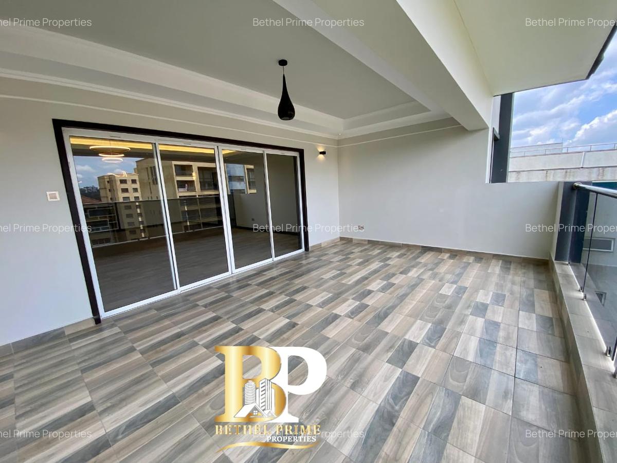 3 Bed Apartment with En Suite in Riverside - 1