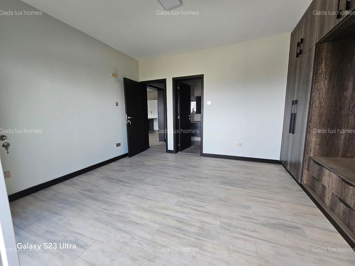 2 Bed Apartment with En Suite at Riverside - 16