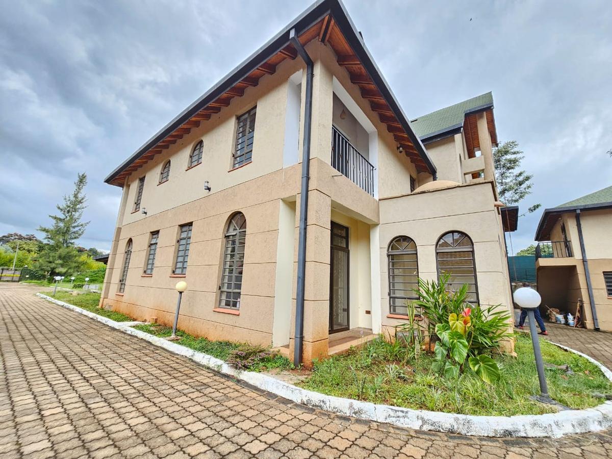 6 Bed House with En Suite in Runda - 8