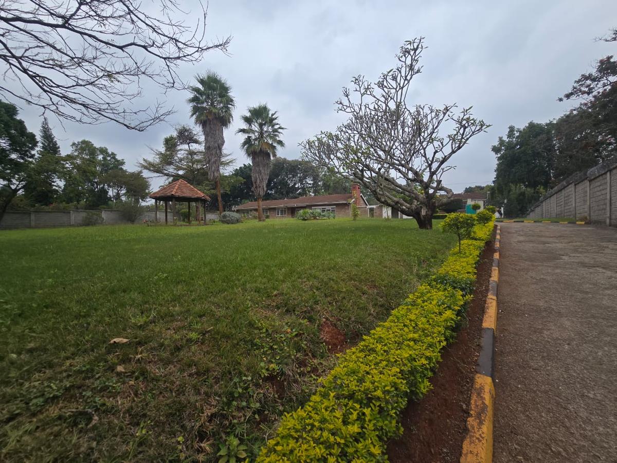 4 Bed House with En Suite in Runda - 19