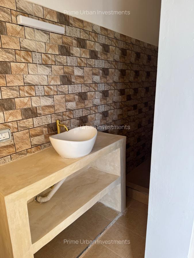 6 Bed Townhouse with En Suite in Watamu - 3