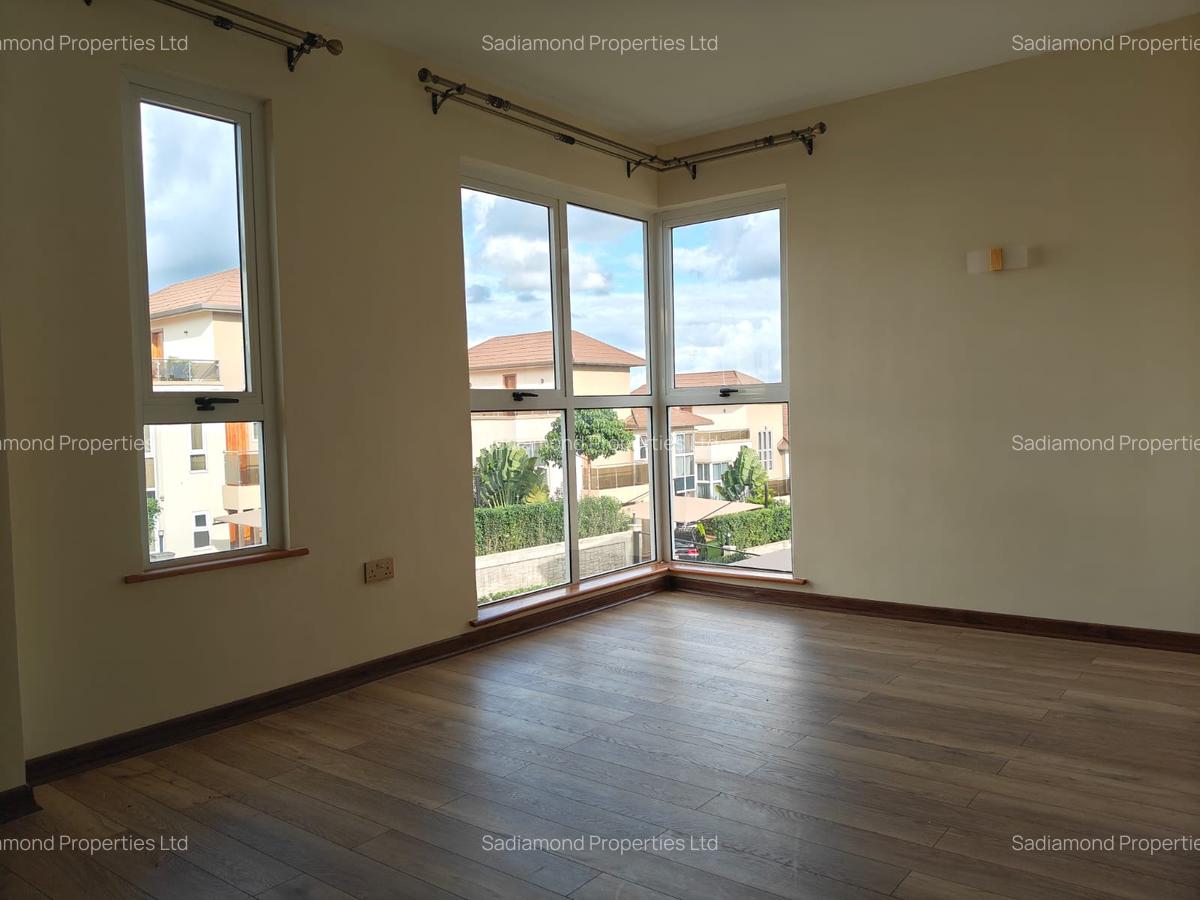 4 Bed Townhouse with En Suite in Runda - 5