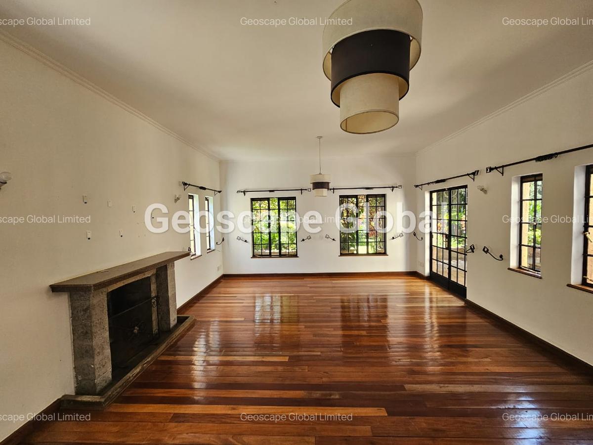 5 Bed House with En Suite in Runda - 3