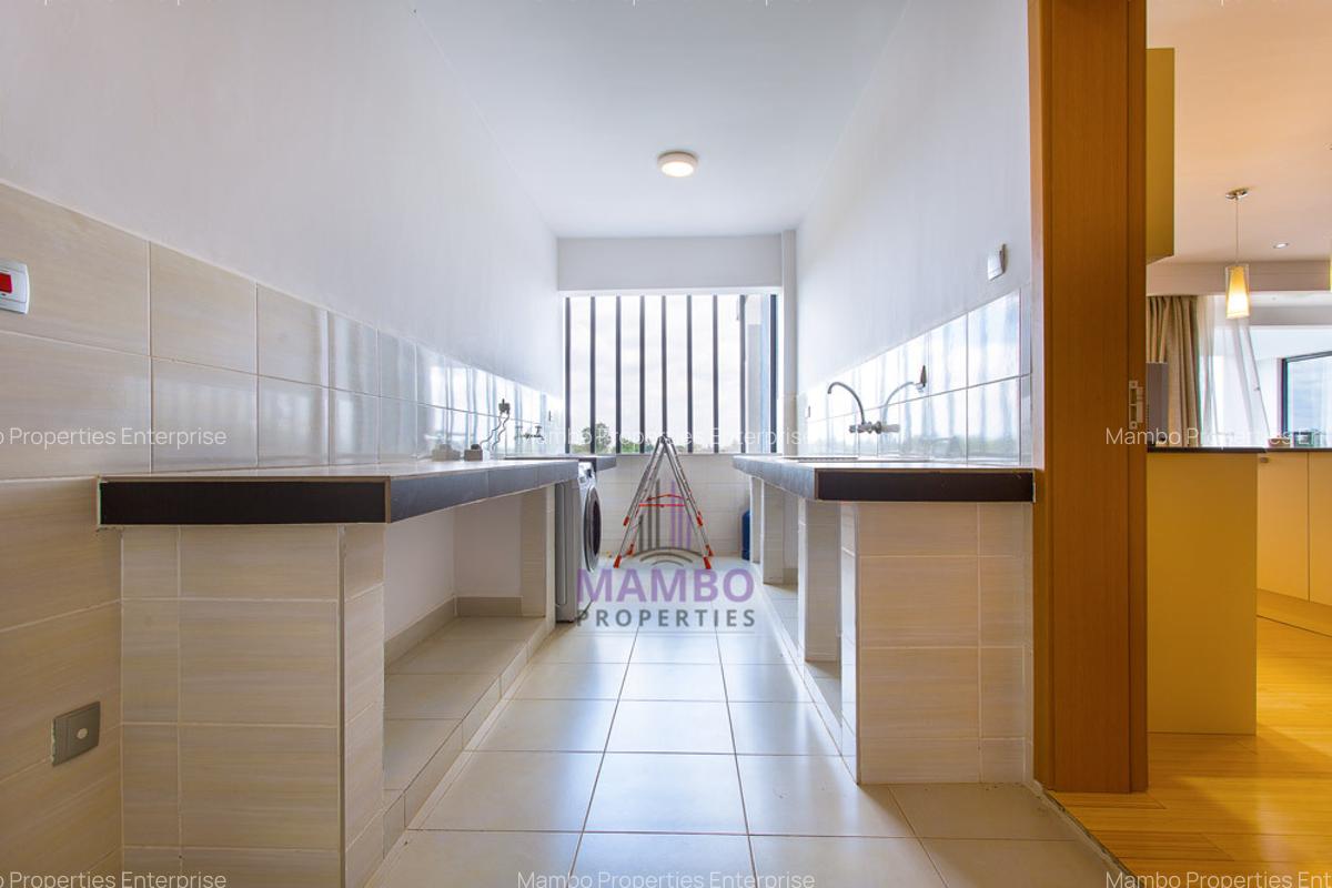 Serviced 2 Bed Apartment with En Suite at Brookside Drive - 11