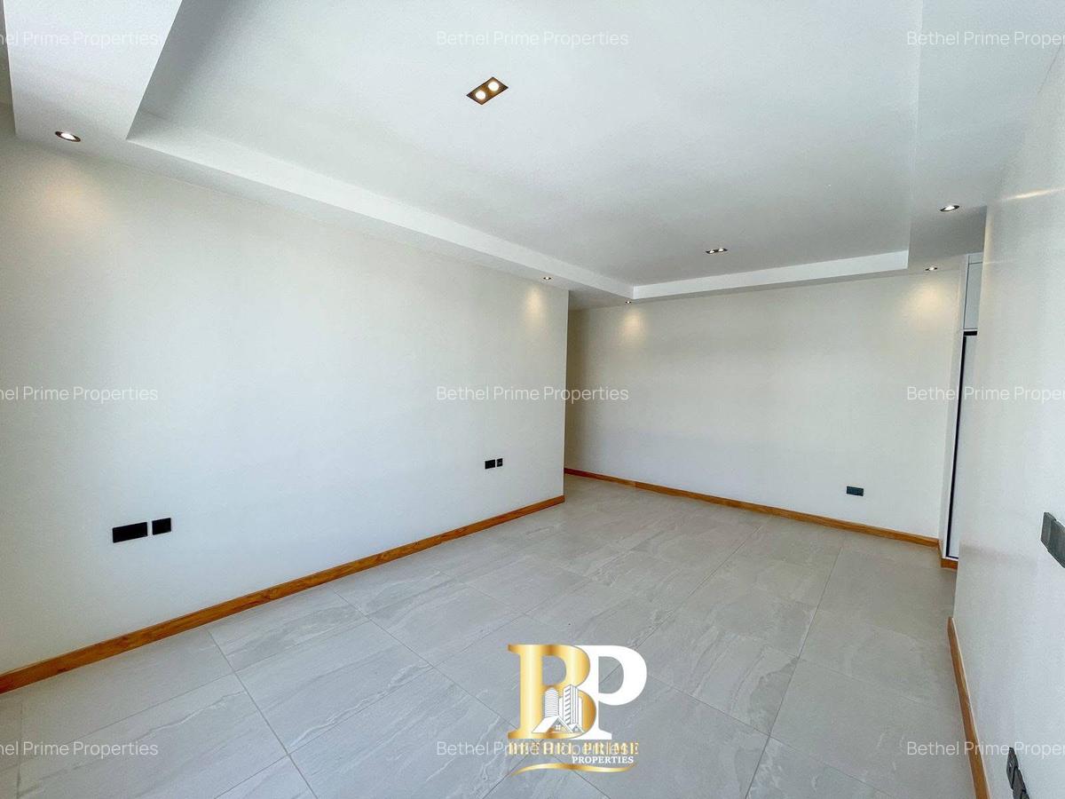 4 Bed Apartment with En Suite in Spring Valley - 6