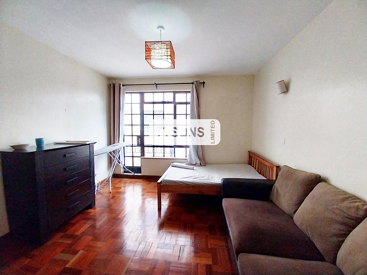 3 Bed Apartment with Parking in Riverside - 4